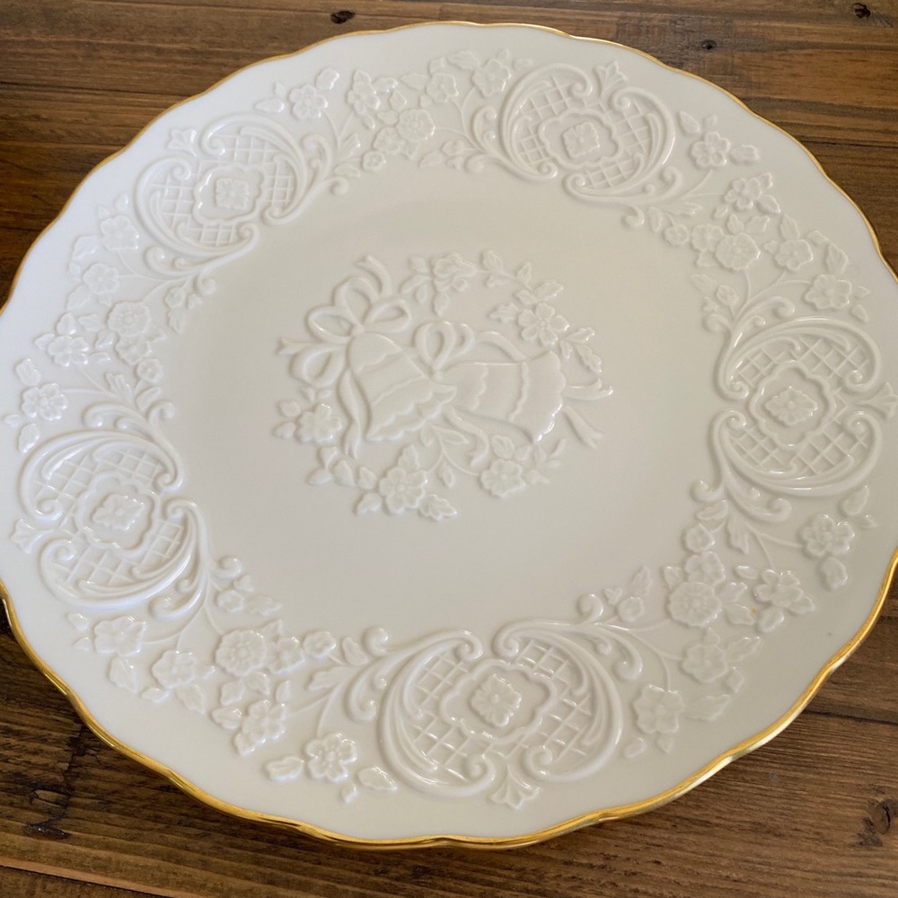 Lenox Embroided Flower Dish